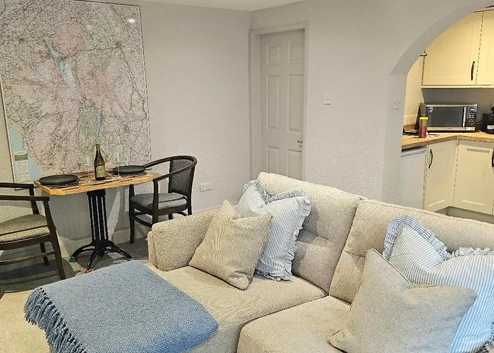 Last Yan - Stylish * Ambleside