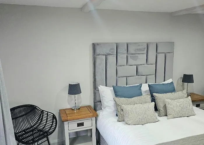 Last Yan - Stylish * Ambleside